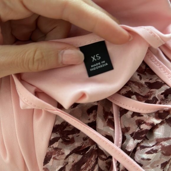 Simply Vera Vera Wang Ruffle Sleeve Midi Dress - Picture 3 of 7